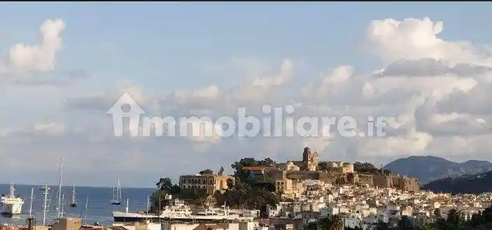 Appartamento in vendita a Lipari