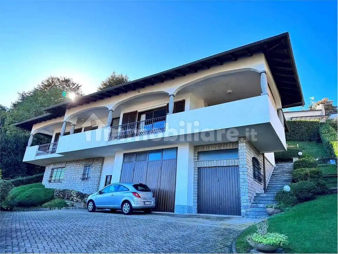Villa in vendita a Baveno