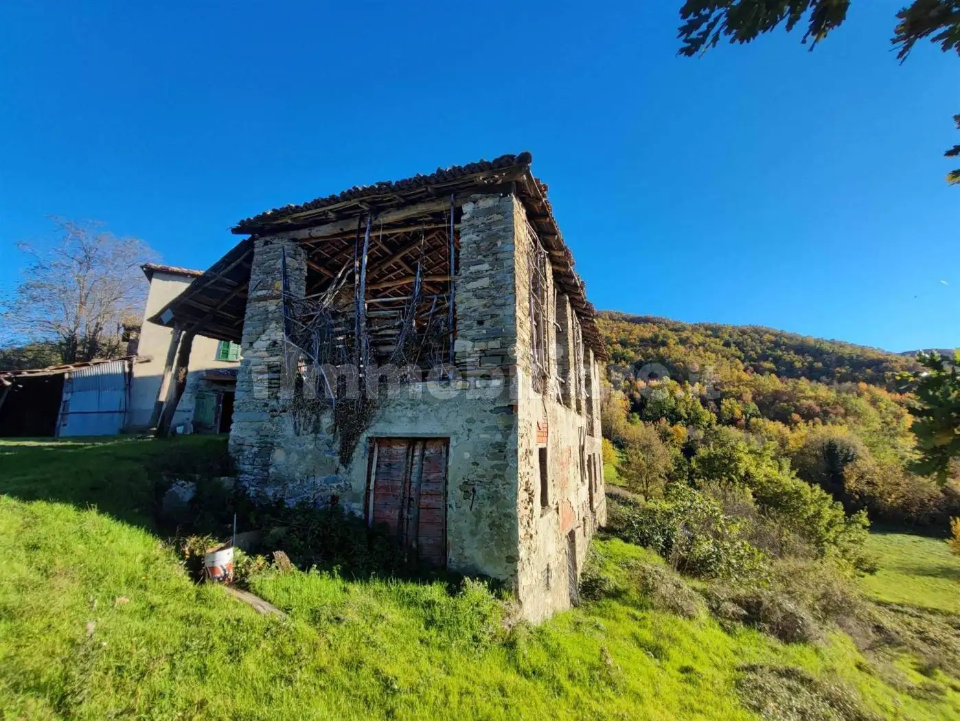 Rustico - Casale in vendita a Dernice