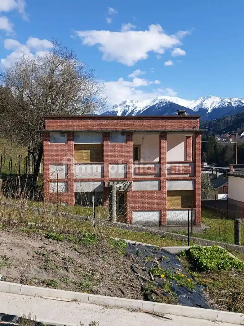 Casa indipendente in vendita a Ovaro
