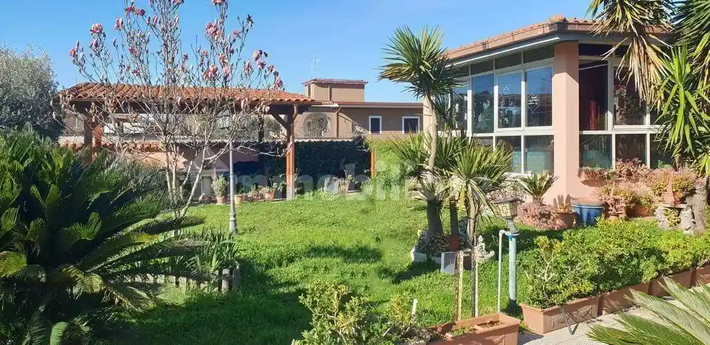 Villa in vendita a Aprilia