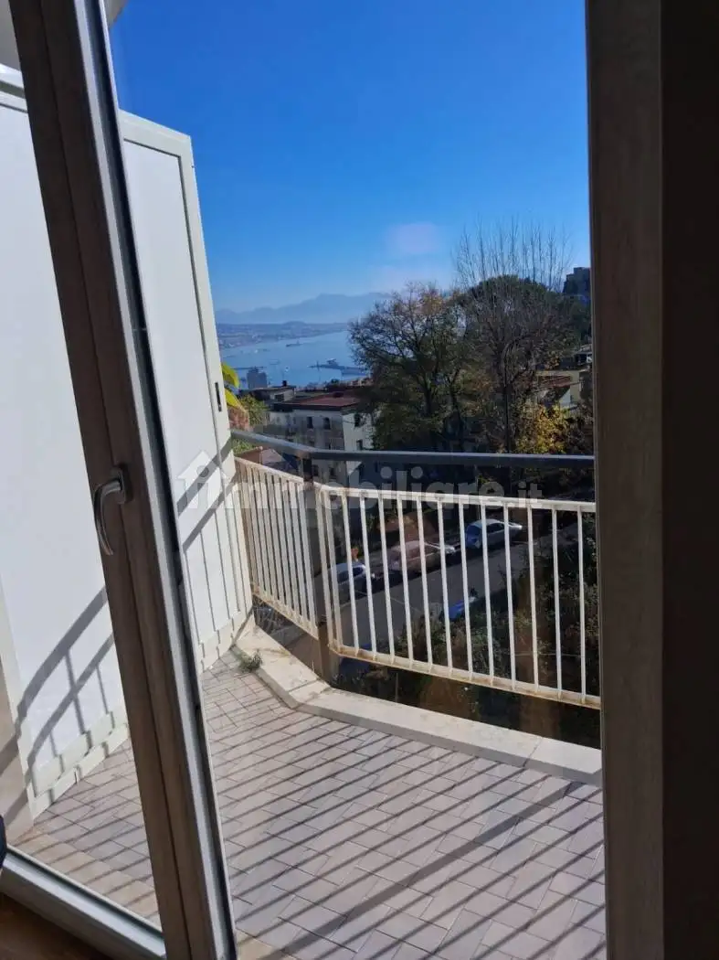 Appartamento in affitto a Napoli