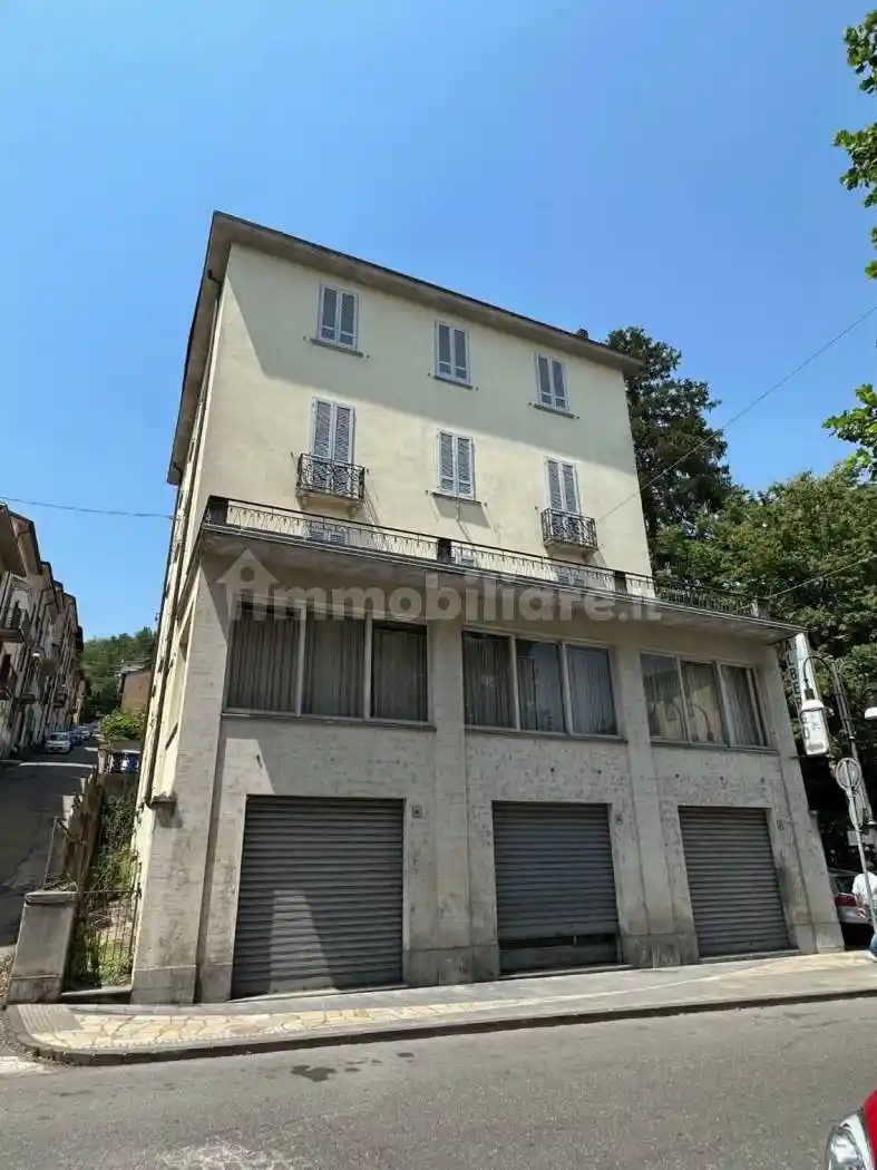 Palazzo - Edificio in vendita a Salsomaggiore Terme