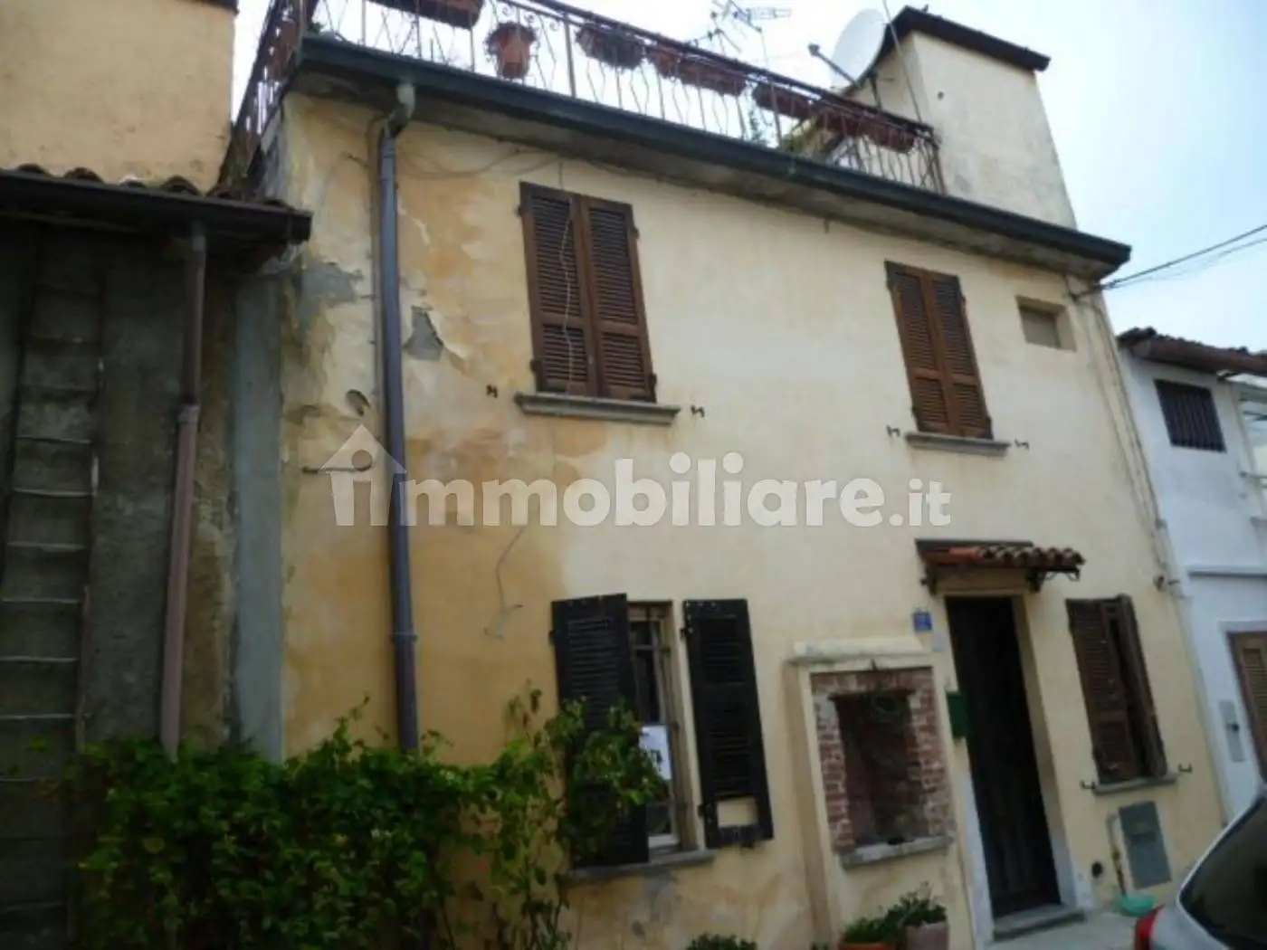 Villa in vendita a Rovescala