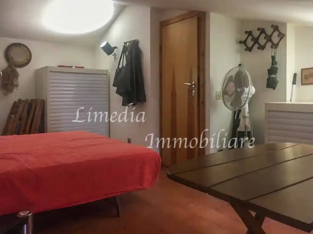 Trilocale buono stato, piano rialzato, Porto, Capraia Isola - foto 5