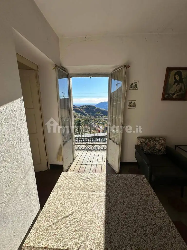 Appartamento in vendita a Carenno