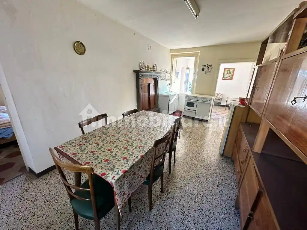 Trilocale da ristrutturare, secondo piano, Centro, Carenno - foto 3