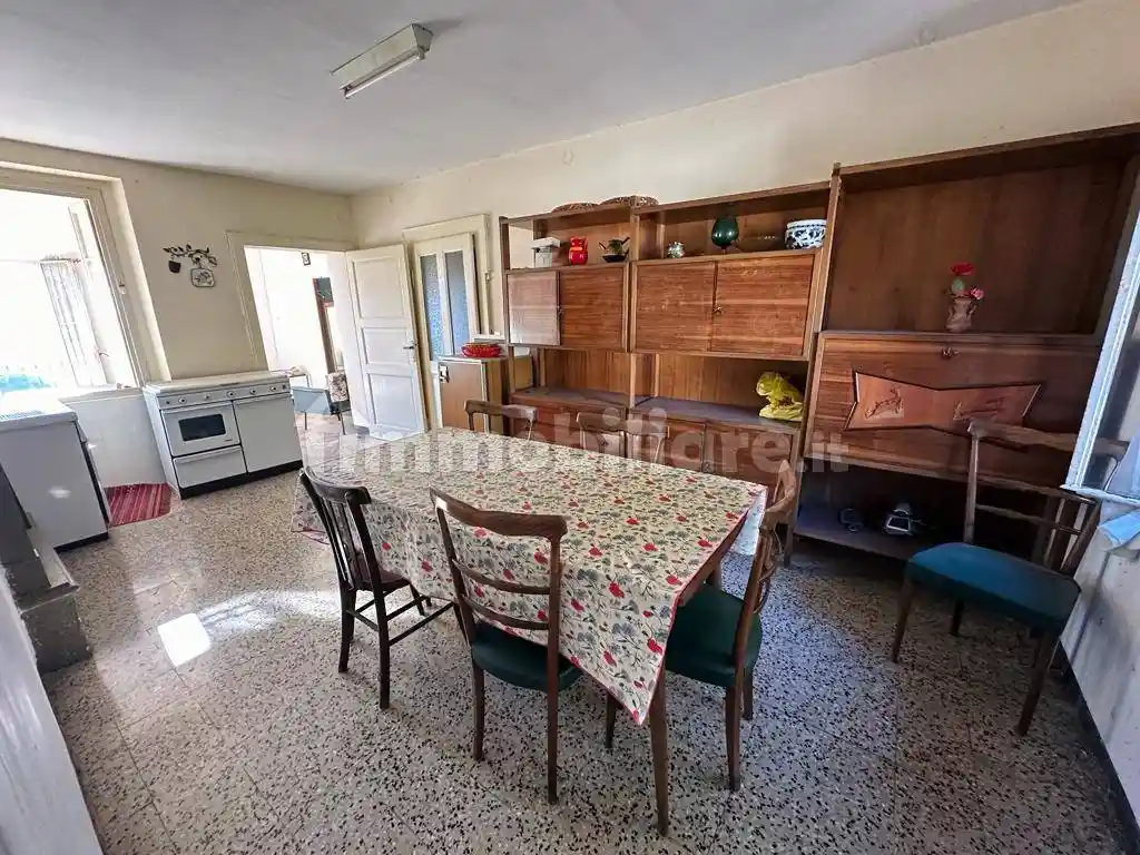 Trilocale da ristrutturare, secondo piano, Centro, Carenno - foto 4