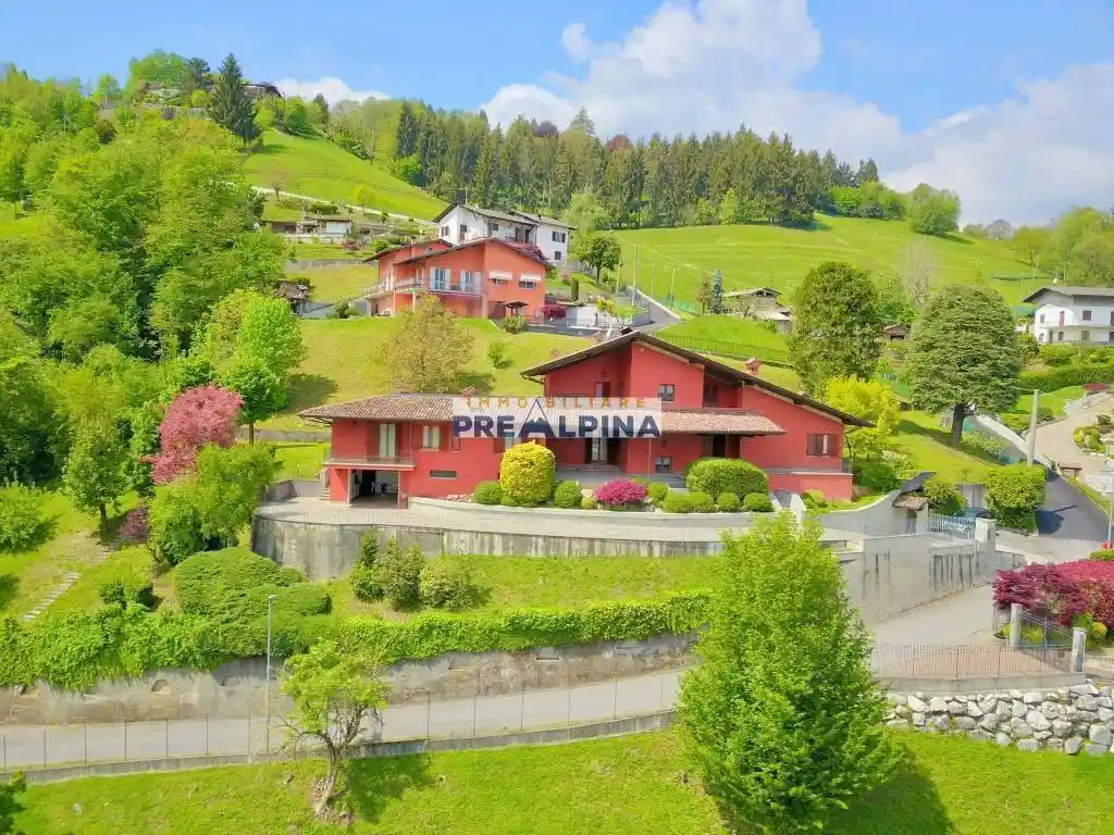 Villa in vendita a Leffe