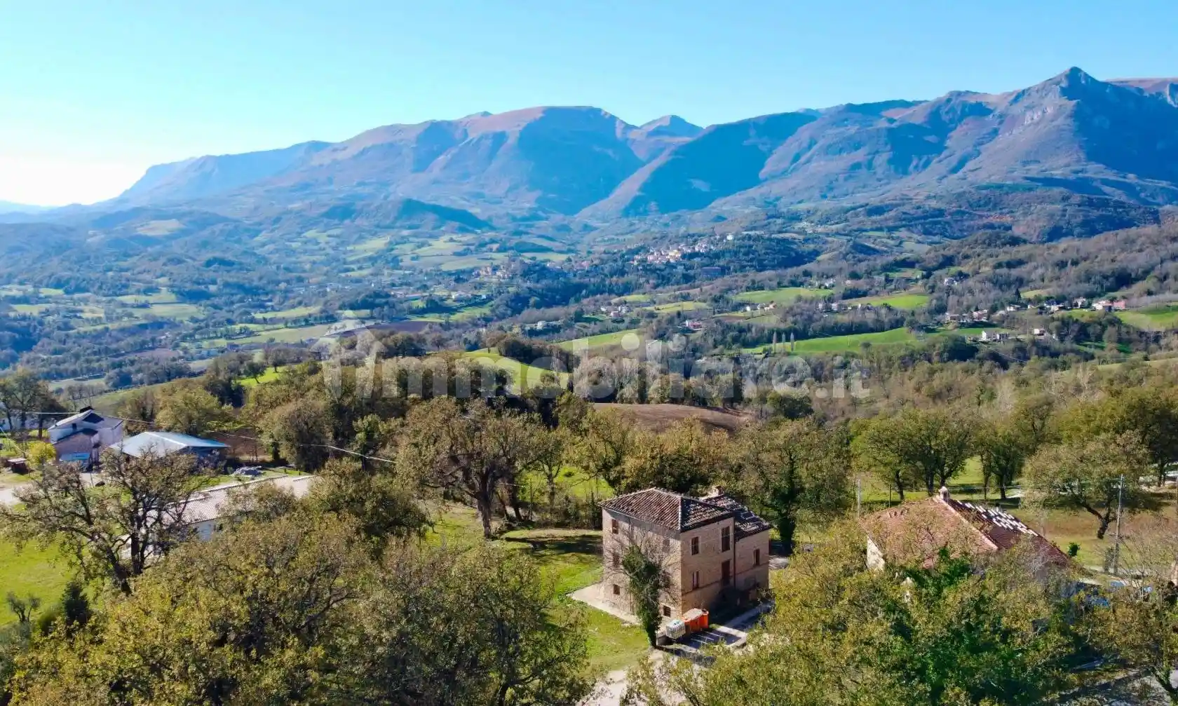 Rustico - Casale in vendita a Sarnano
