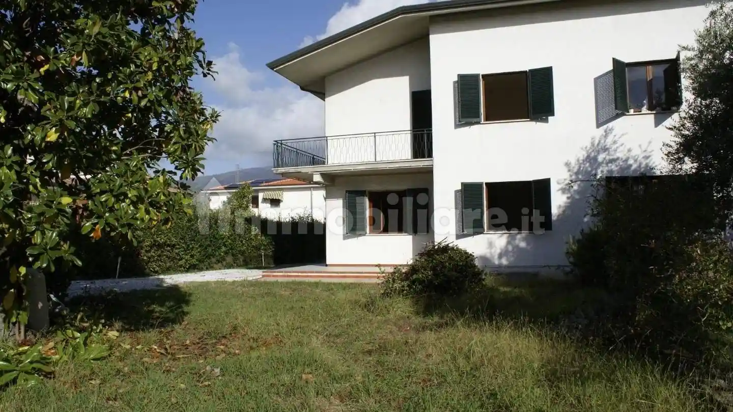 Villa in vendita a Montignoso