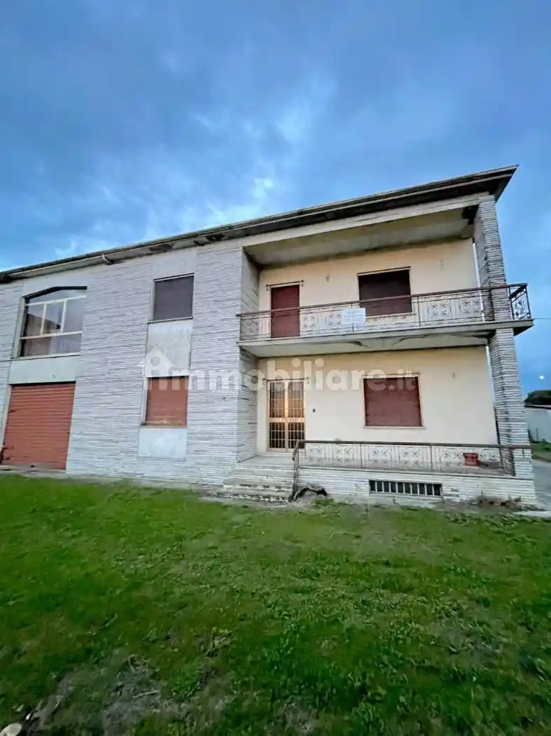 Villa in vendita a Suzzara