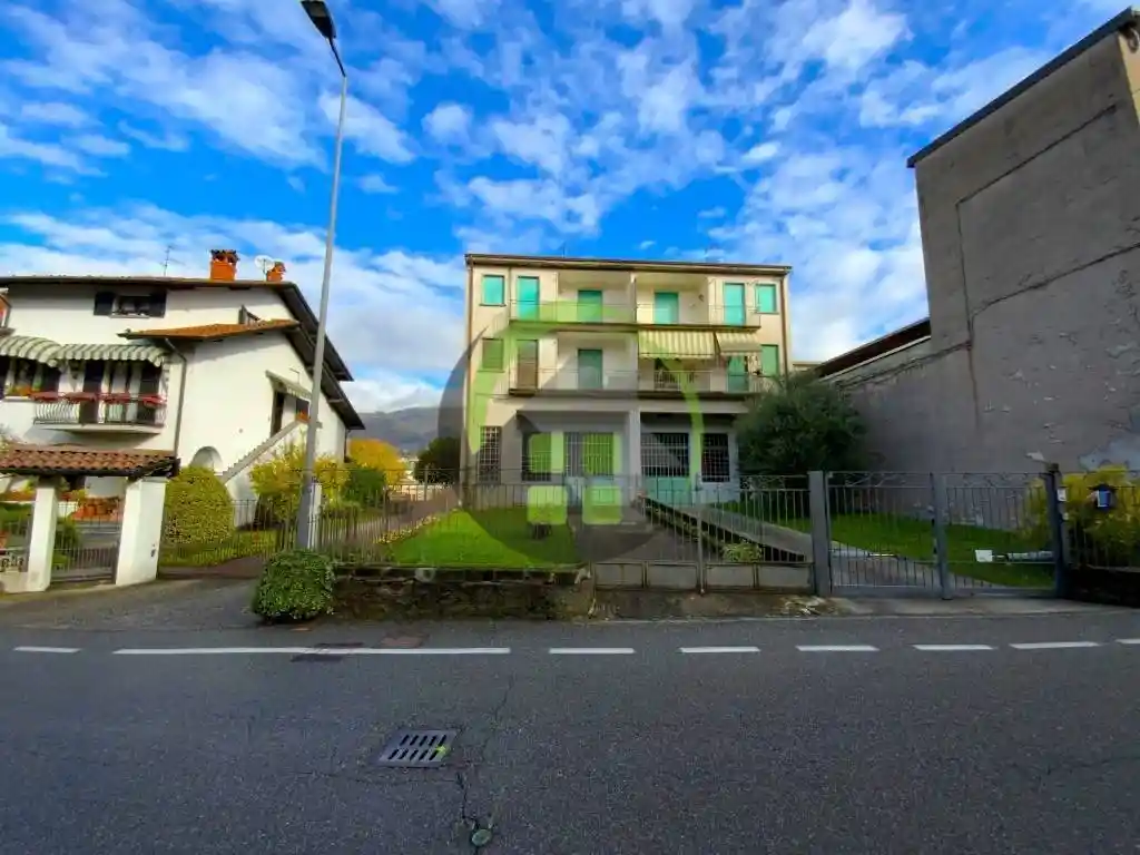 Villa in vendita a Leffe