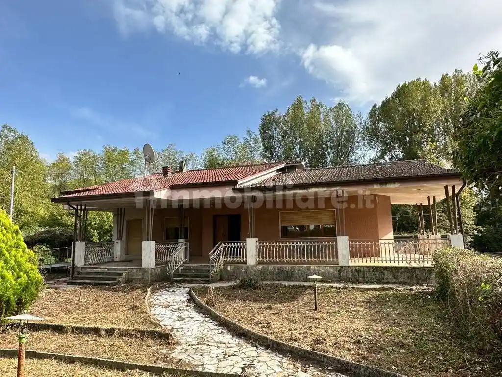 Villa in vendita a Atina