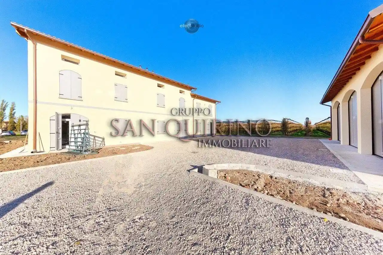 Villetta a schiera in vendita a Novi di Modena