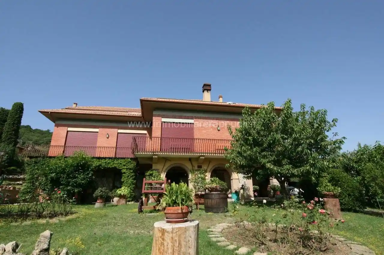 Villa in vendita a Sarteano