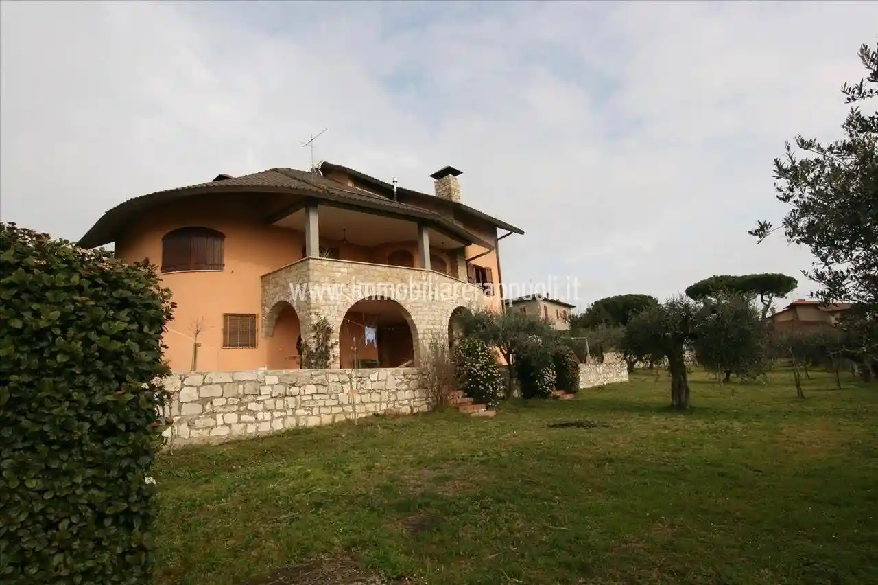 Villa in vendita a Sinalunga
