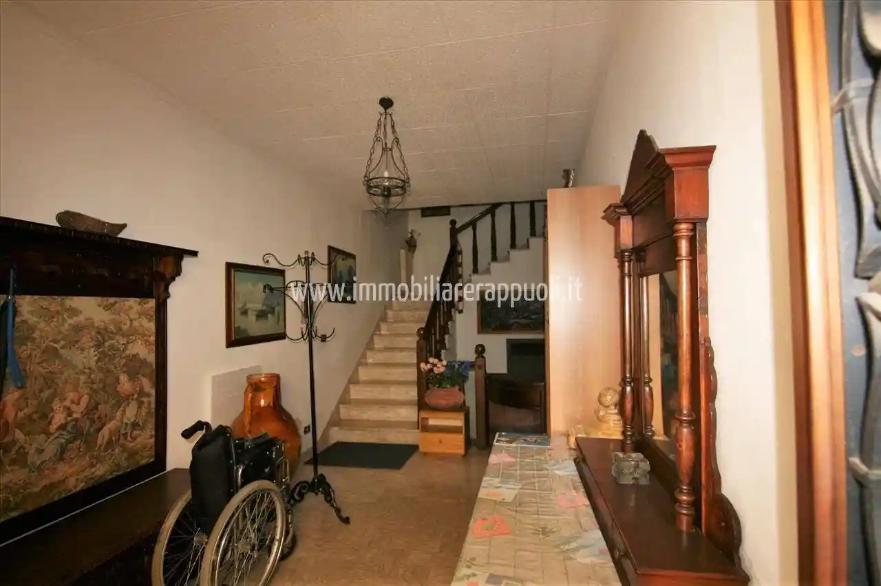 Casa indipendente in vendita a Sinalunga