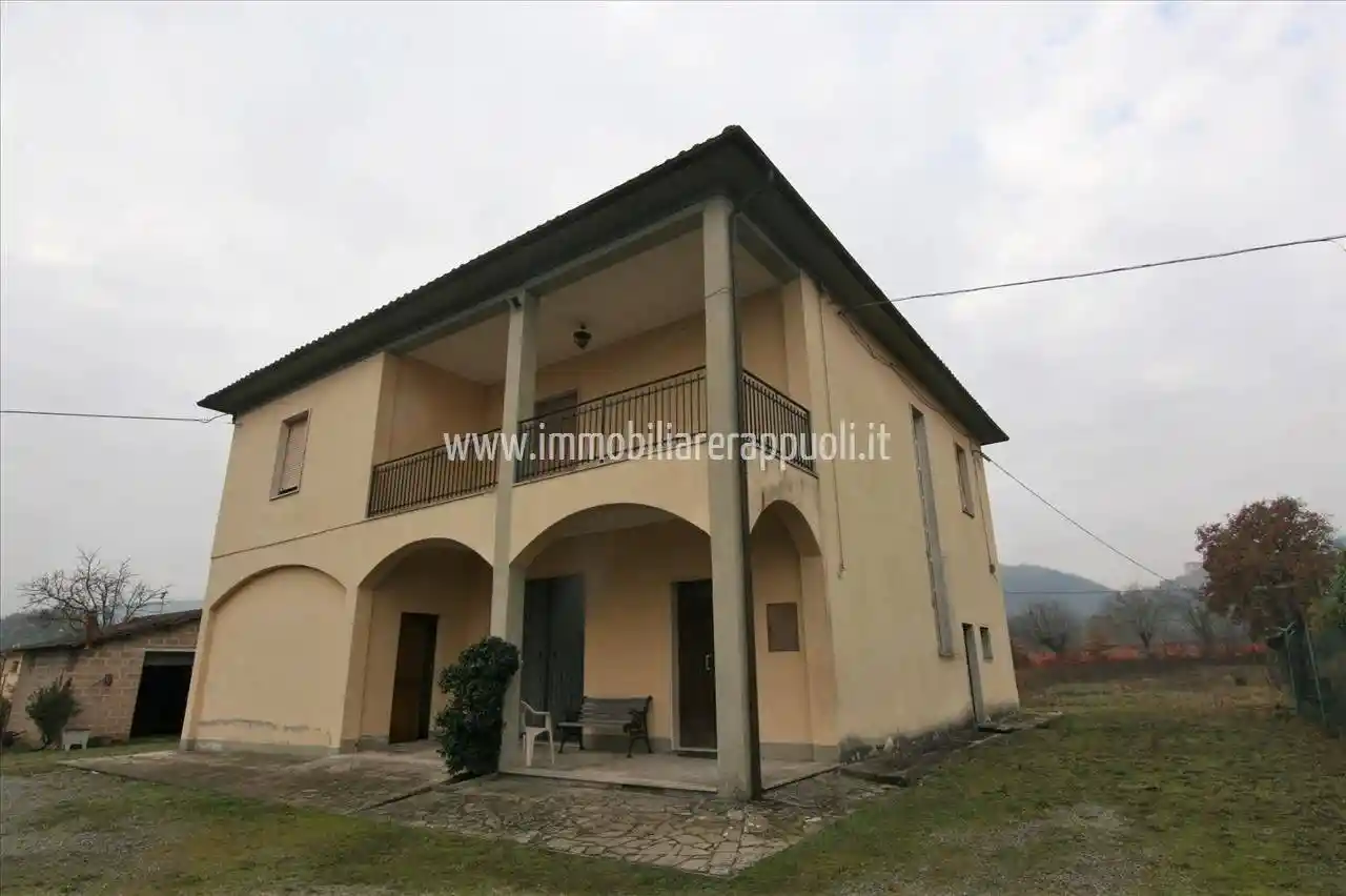 Casa indipendente in vendita a Sinalunga