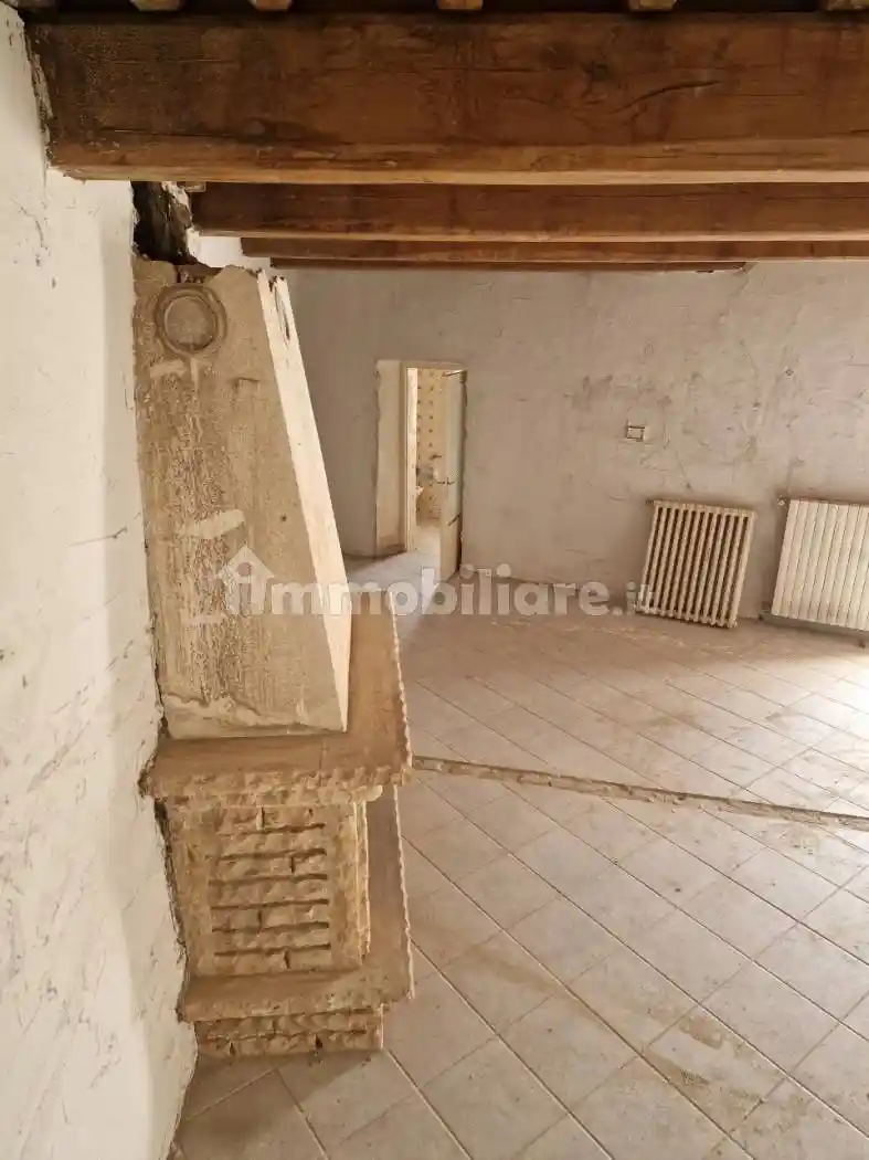 Casa indipendente in vendita a Sinalunga