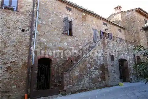 Casa indipendente in vendita a Montalcino