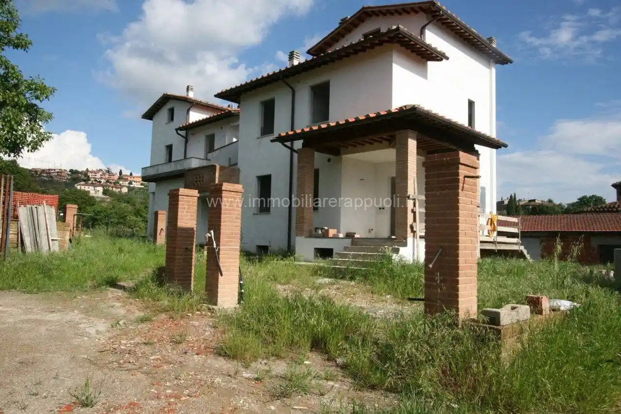 Appartamento in vendita a Lucignano