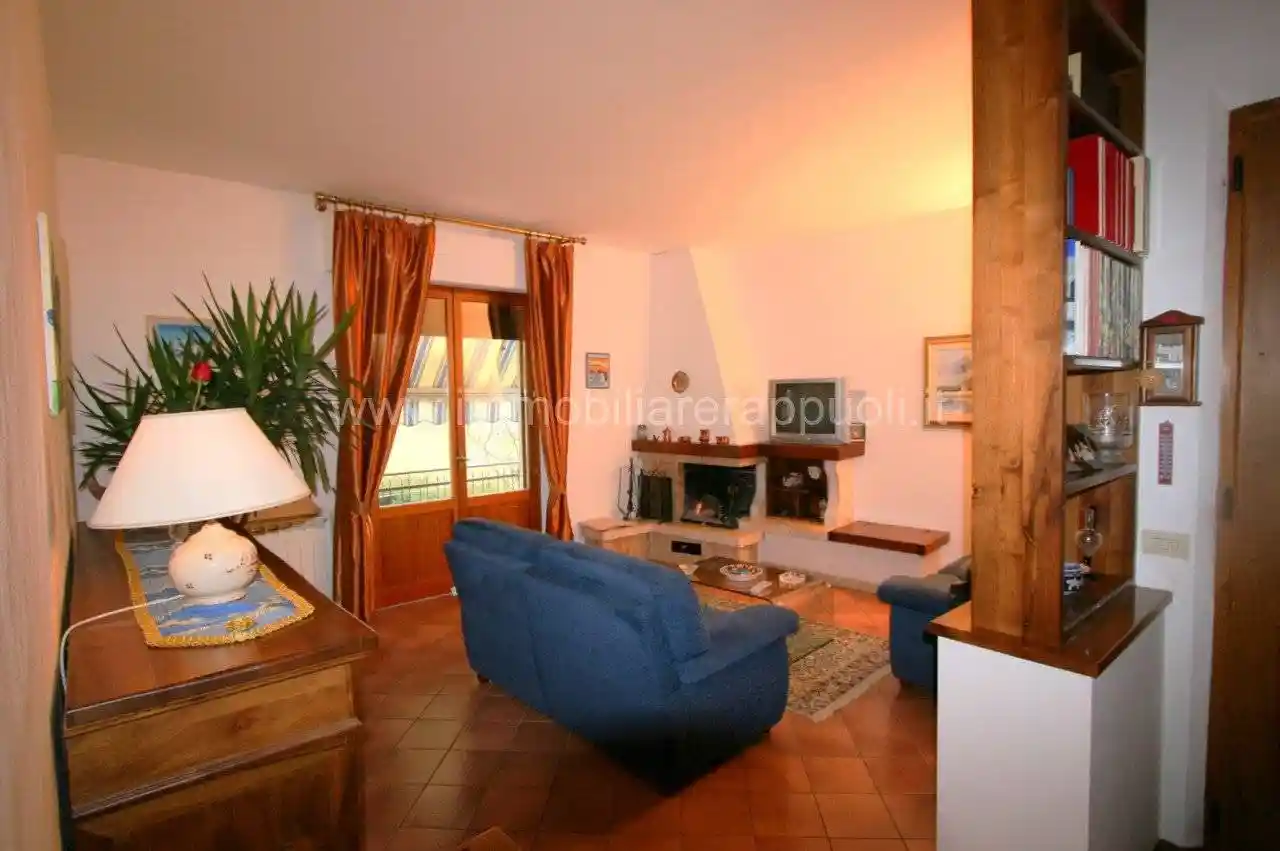 Casa indipendente in vendita a Sinalunga