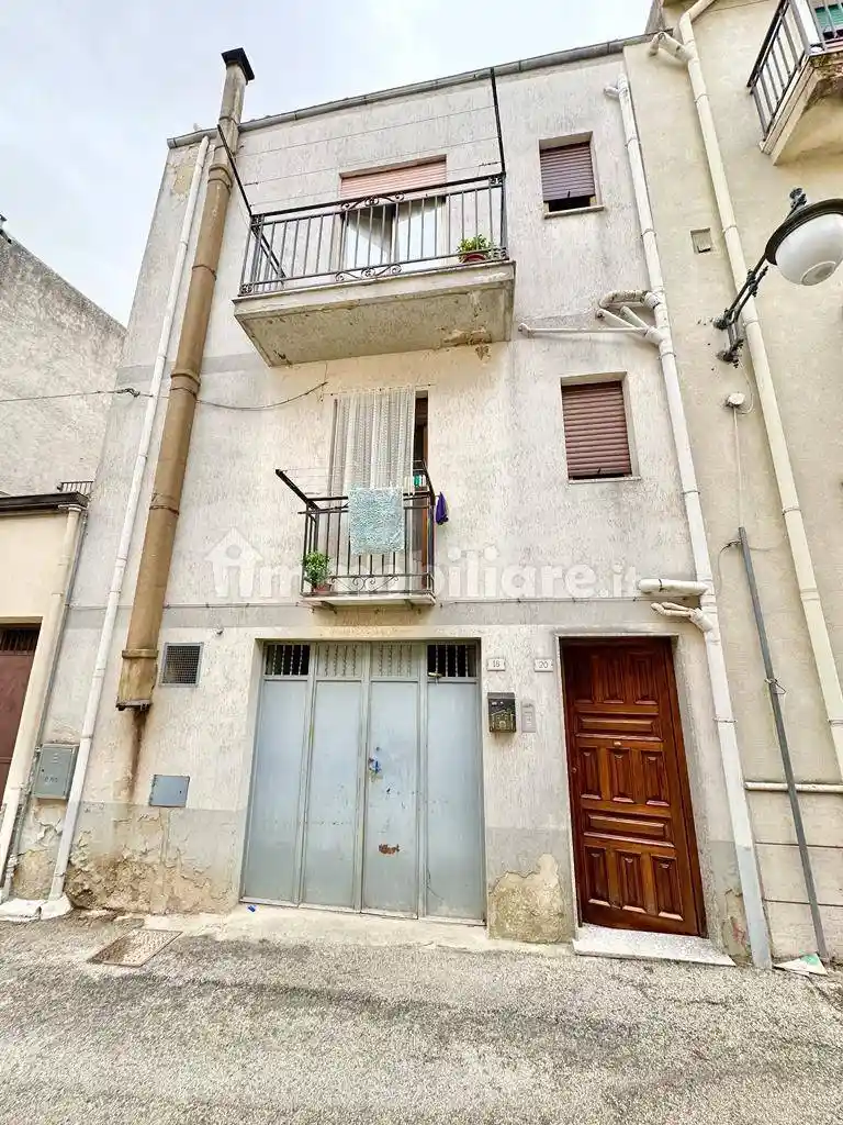 Casa indipendente in vendita a Chiusa Sclafani