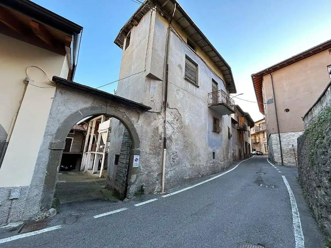 Rustico - Casale in vendita a Costa Volpino