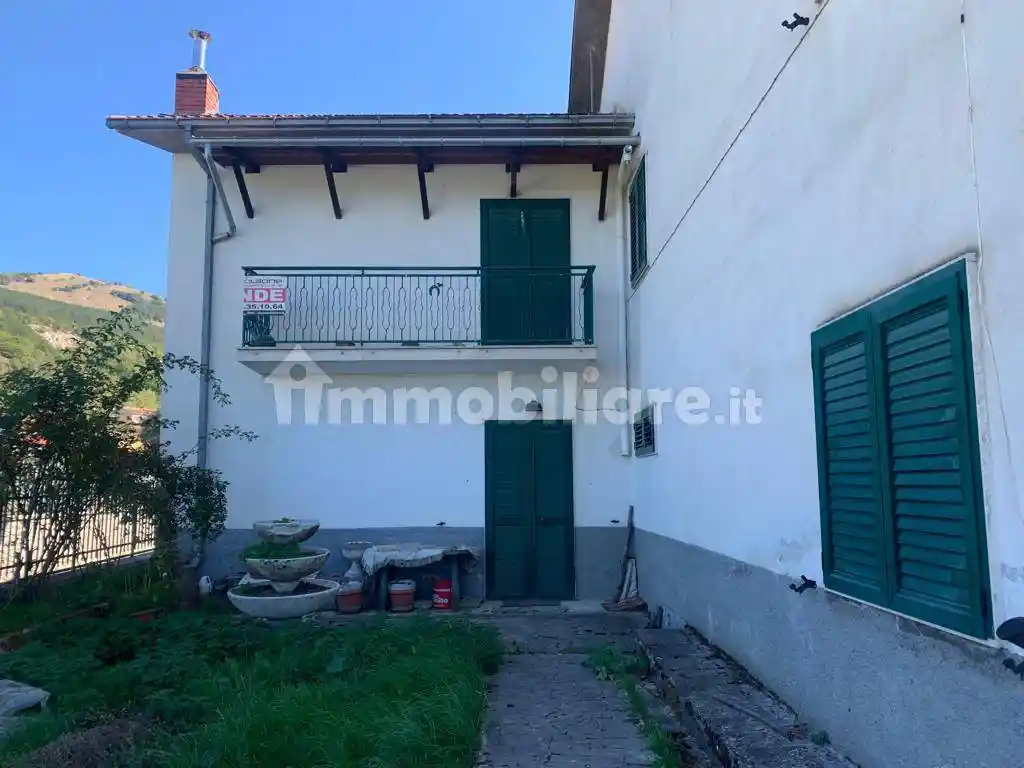 Terratetto unifamiliare via Colle Paganica, Montereale - foto 3