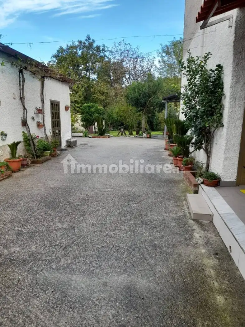 Villa in vendita a Frasso Telesino