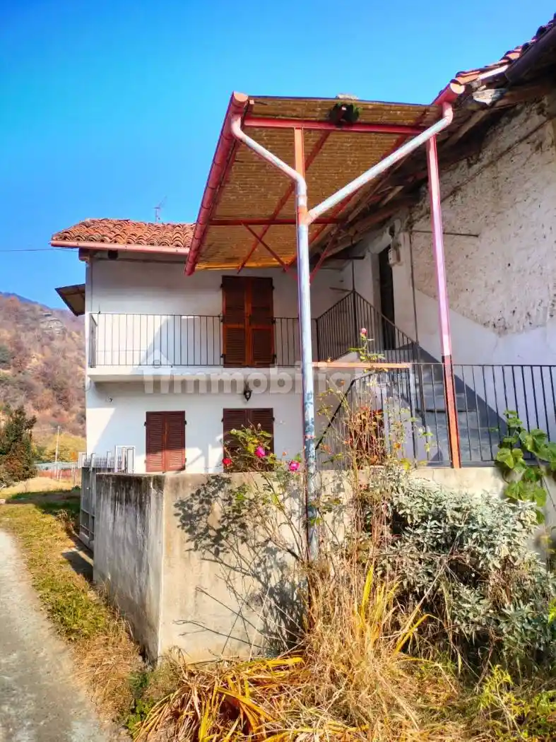Casa indipendente in vendita a Revello