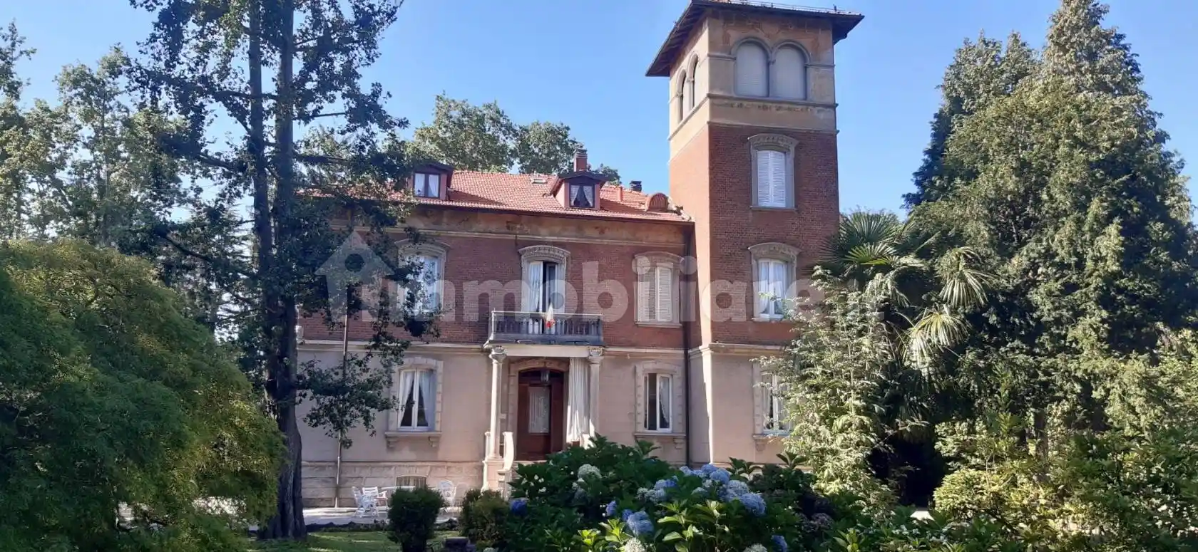 Villa in vendita a Vedano Olona