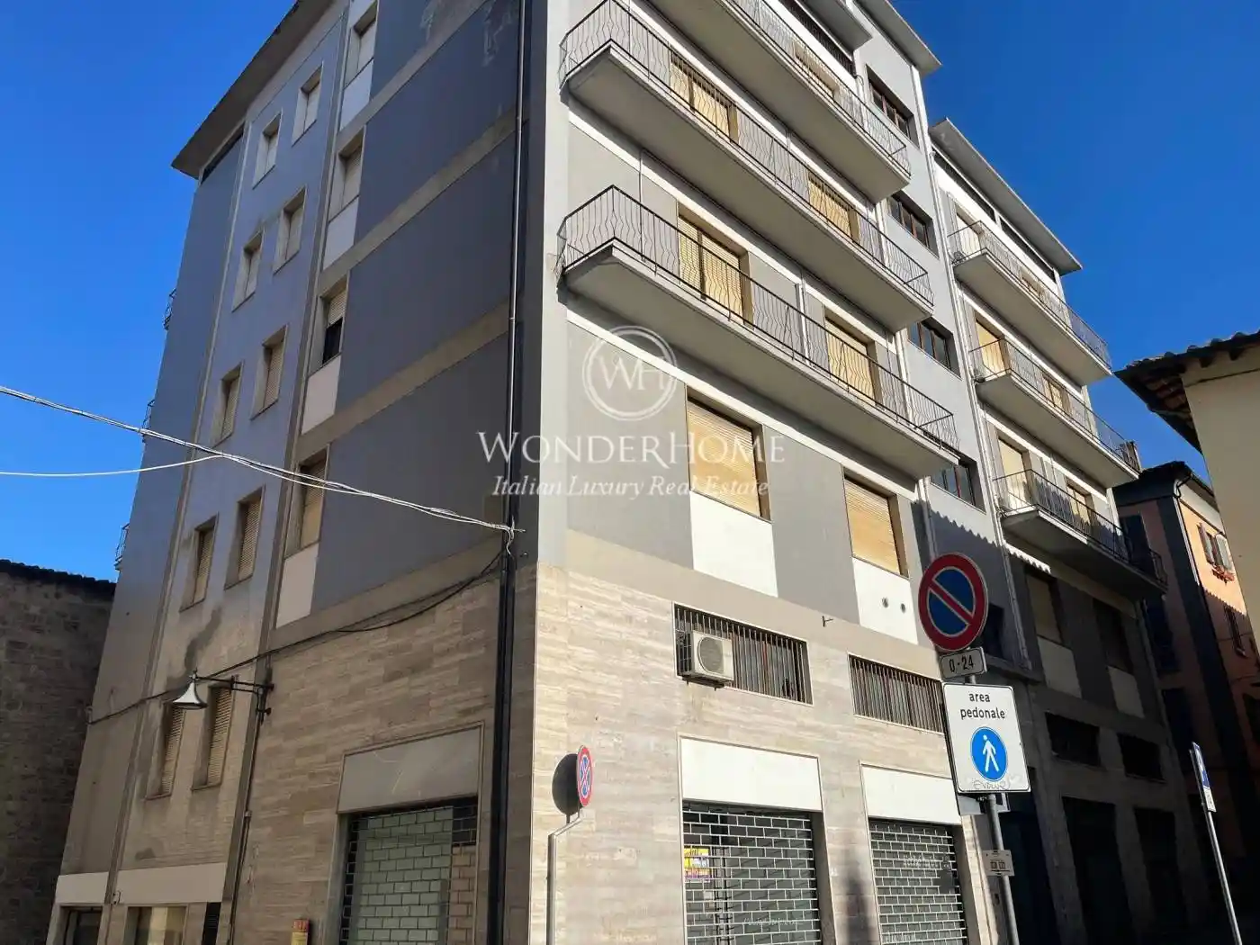 Palazzo - Edificio in vendita a Poggibonsi