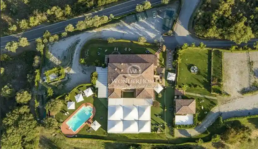 Palazzo - Edificio in vendita a Torrita di Siena