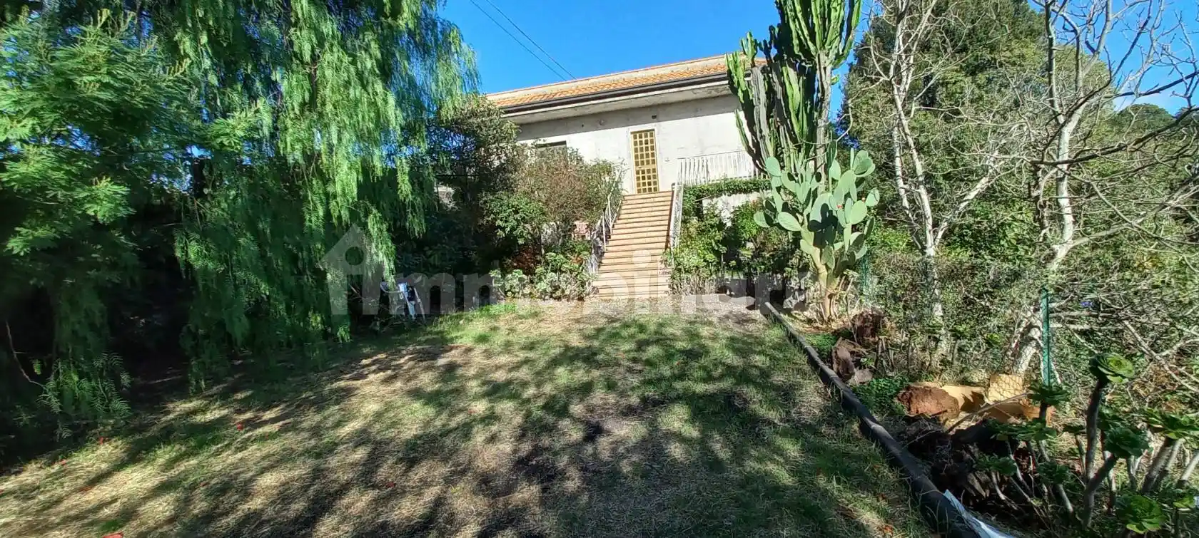 Villa in vendita a Piedimonte Etneo
