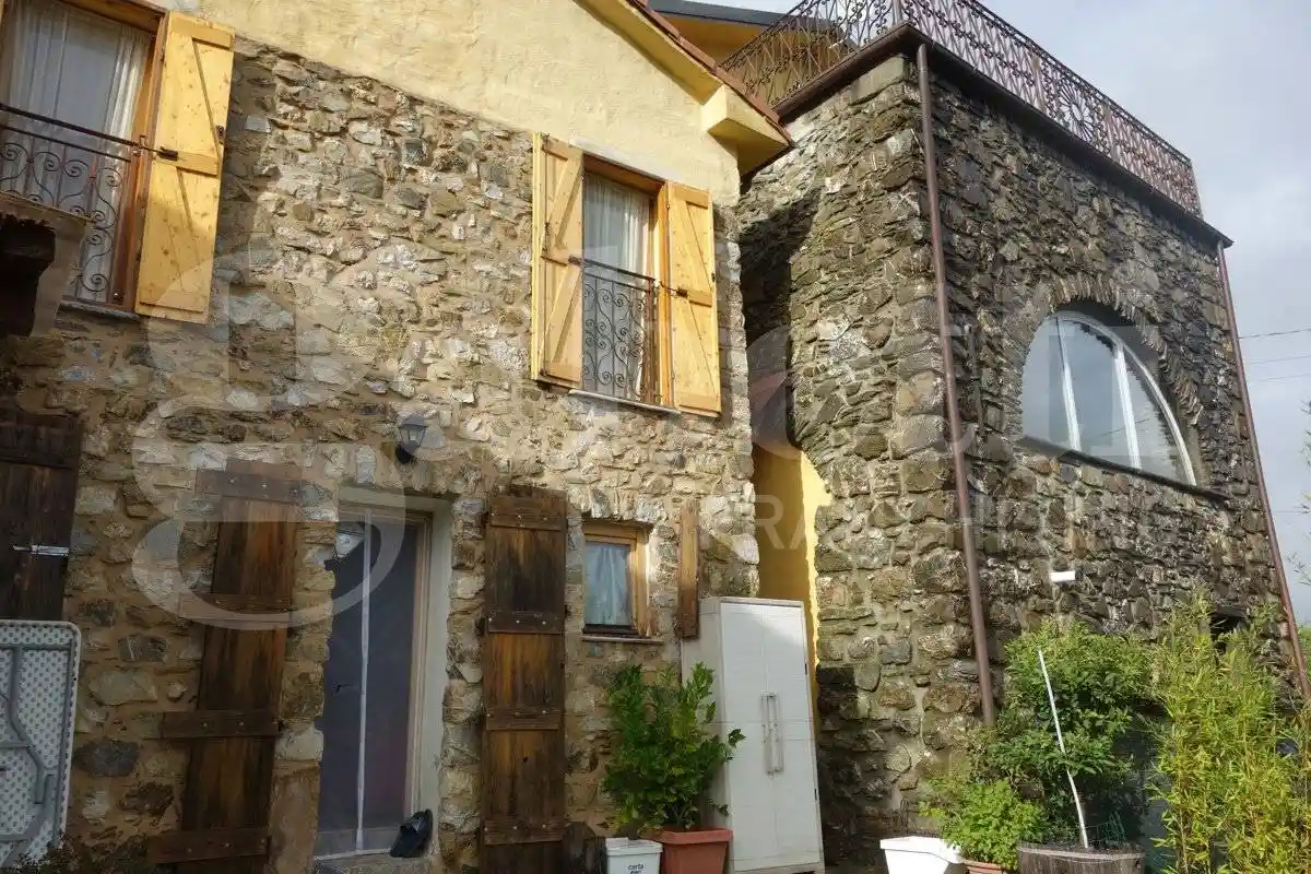 Villa in vendita a Sesta Godano