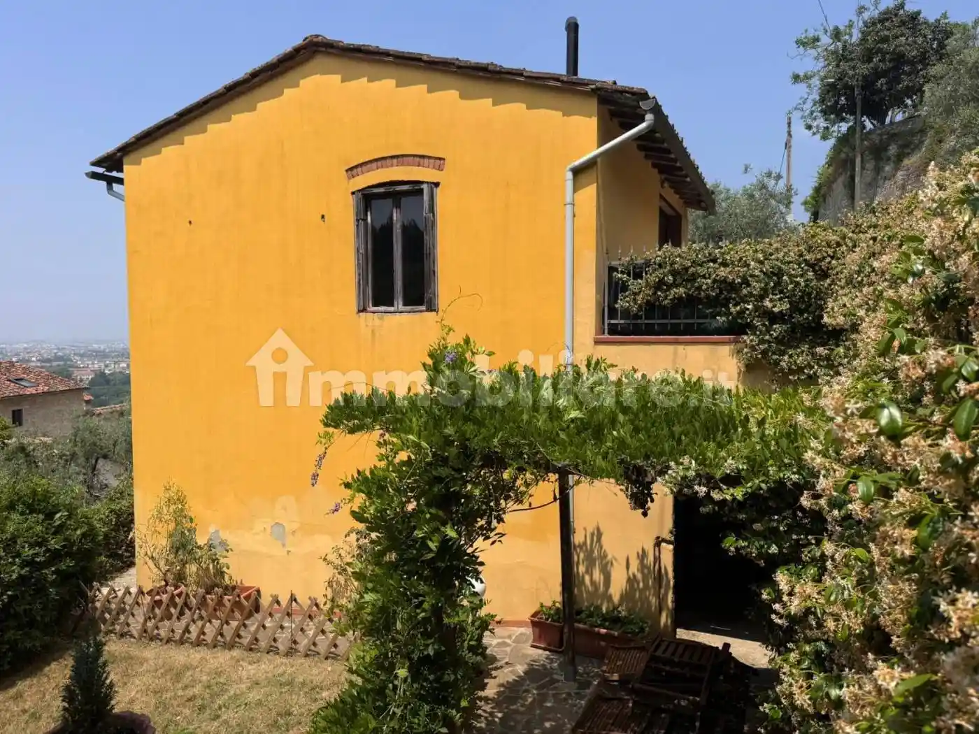 Rustico - Casale in vendita a Prato