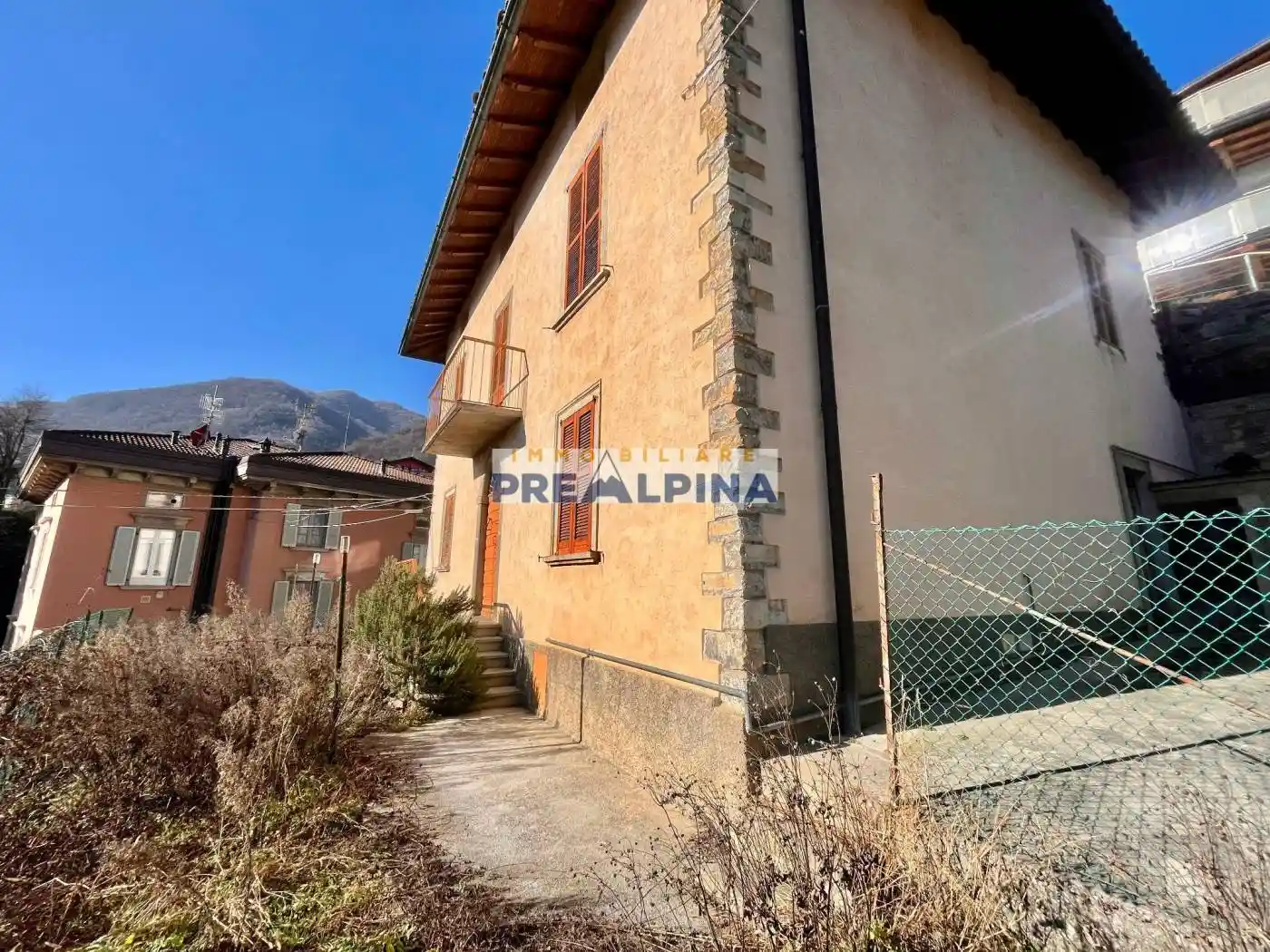 Villa in vendita a Gazzaniga