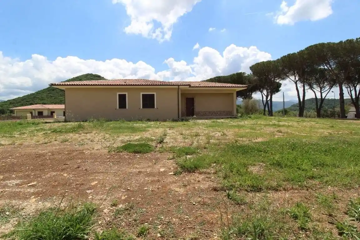 Villa in vendita a Scandriglia