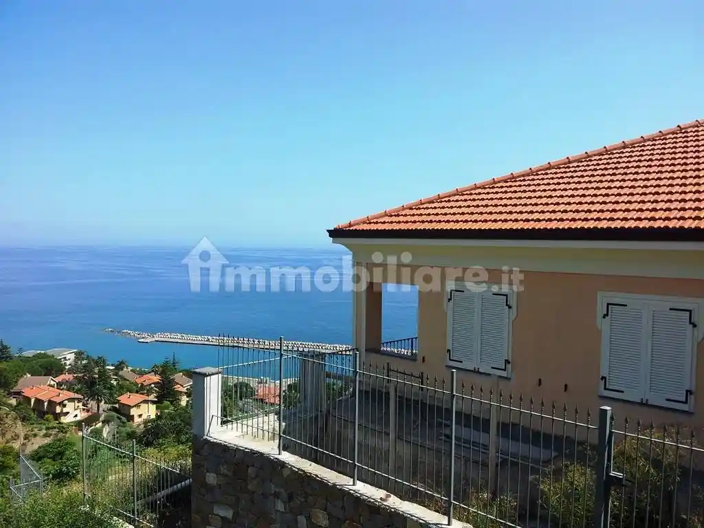 Villa in vendita a Ospedaletti