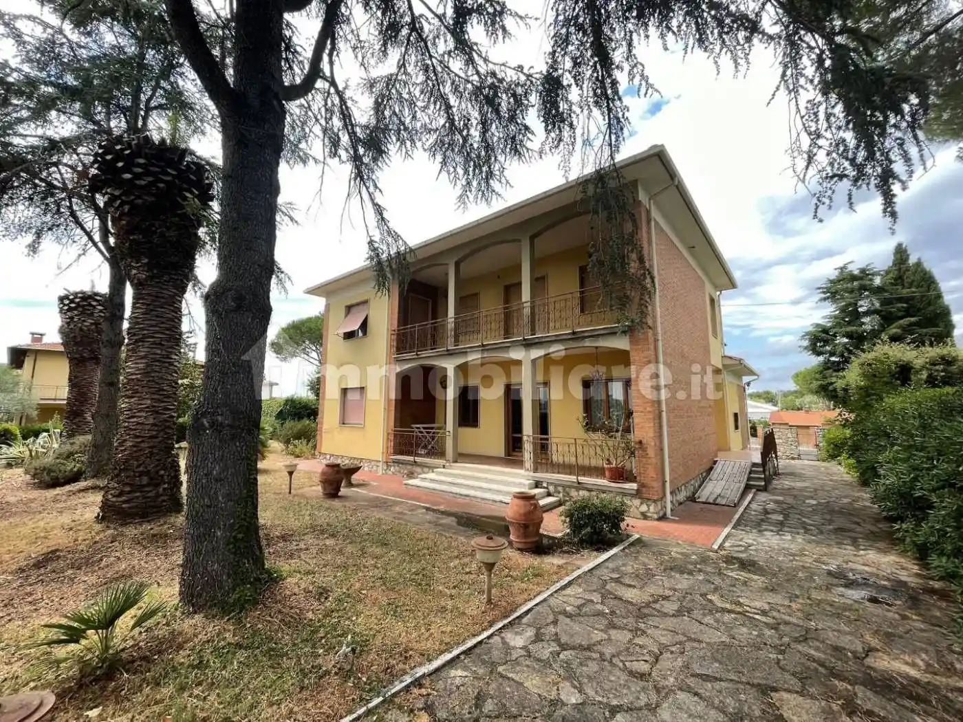Villa in vendita a Cecina