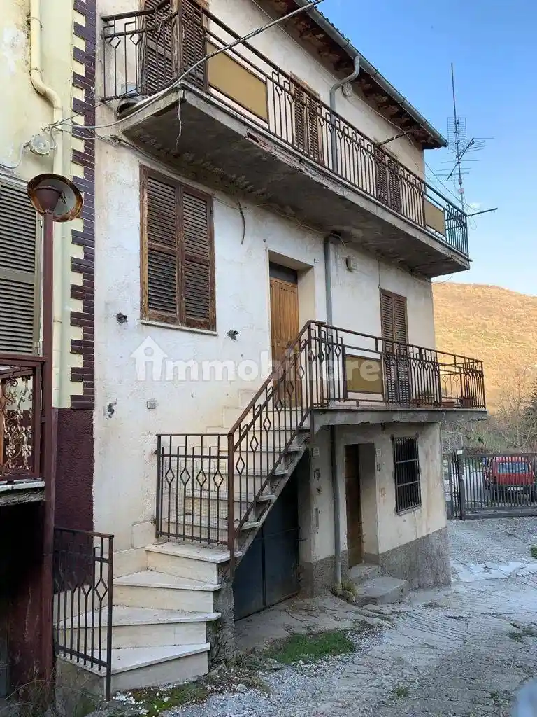 Casa indipendente in vendita a Borgorose