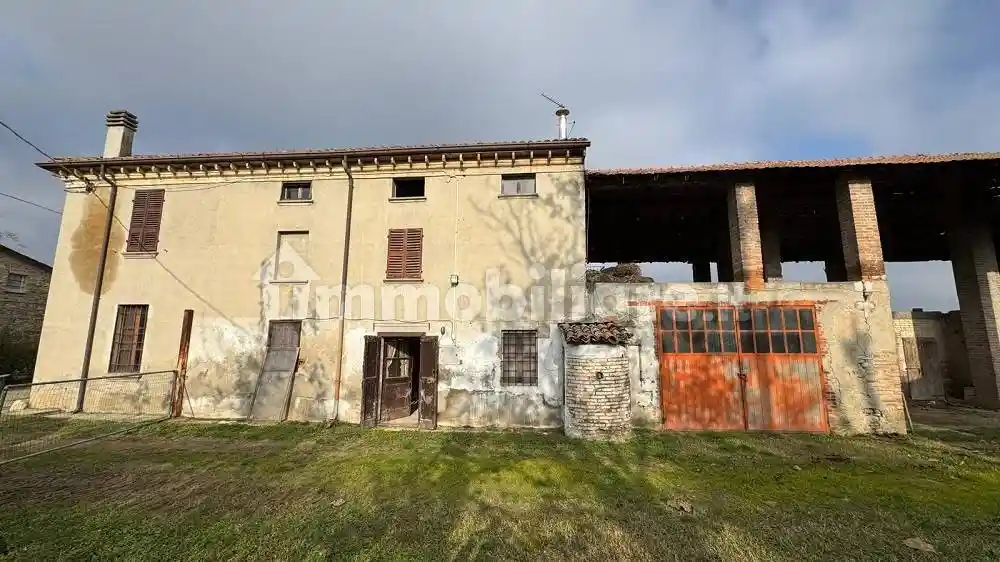 Rustico - Casale in vendita a San Giorgio Piacentino