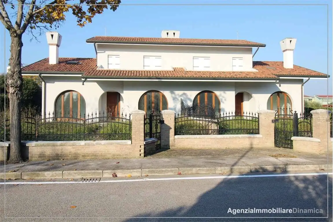 Villa in vendita a Salgareda