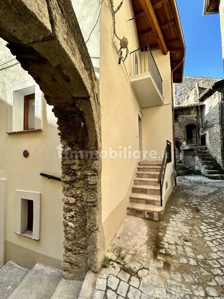 Casa indipendente in vendita a L'Aquila