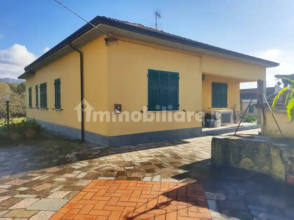 Villa in vendita a Castelnuovo Magra