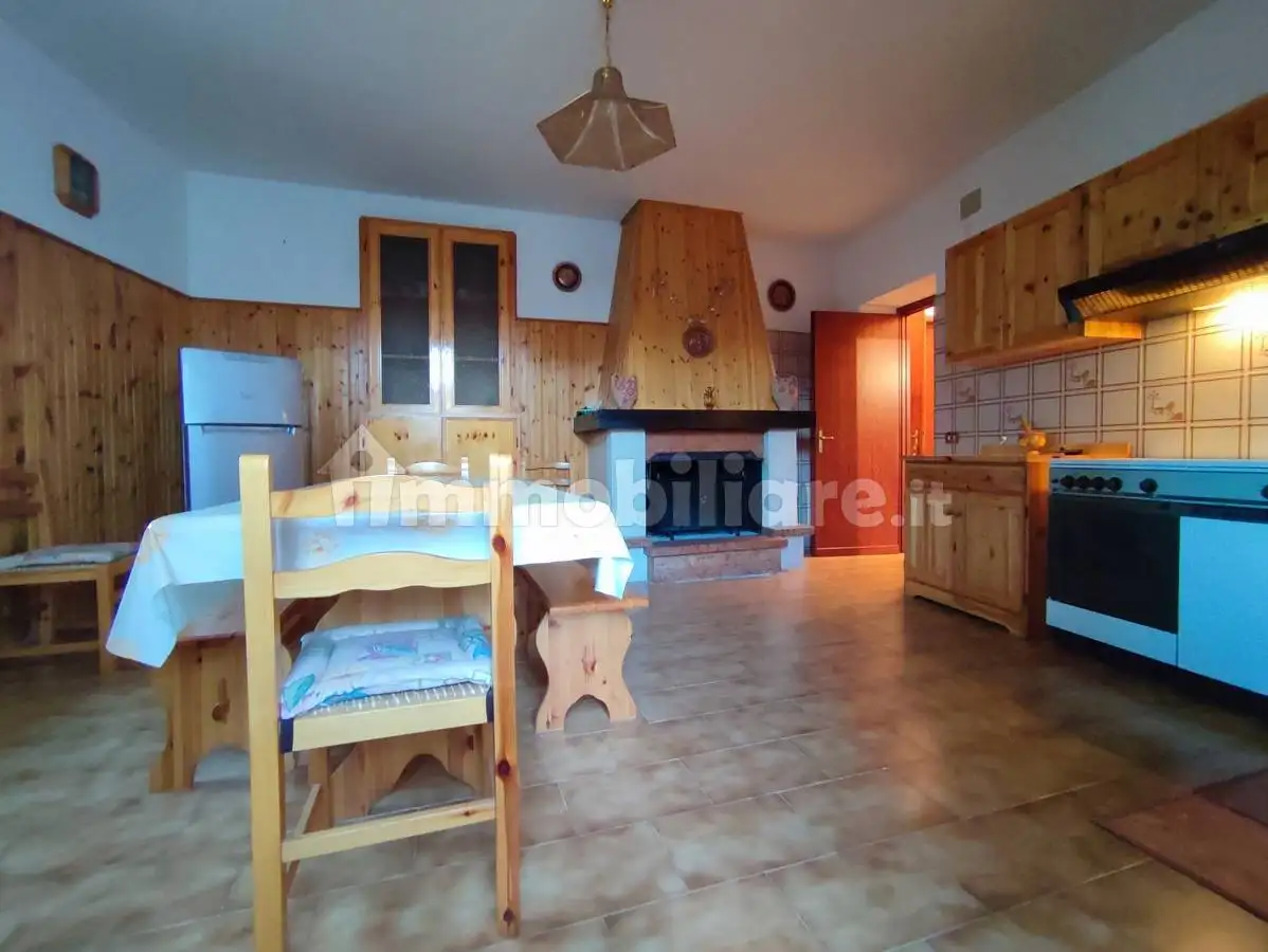 Appartamento via Basanello 19, San Sabino Basanello, Barete - foto 4