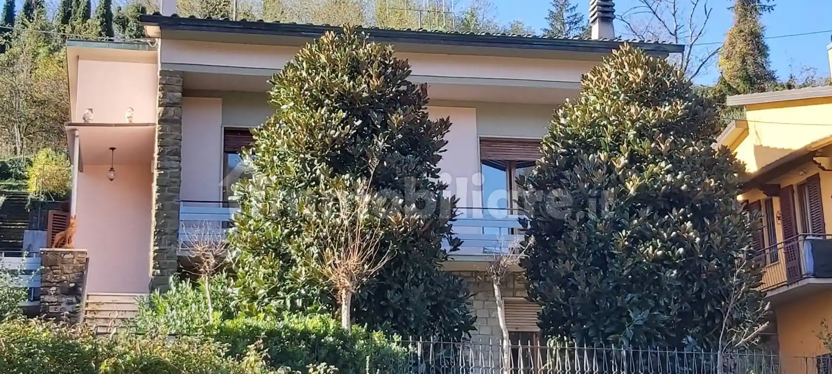 Villa in vendita a Vernio