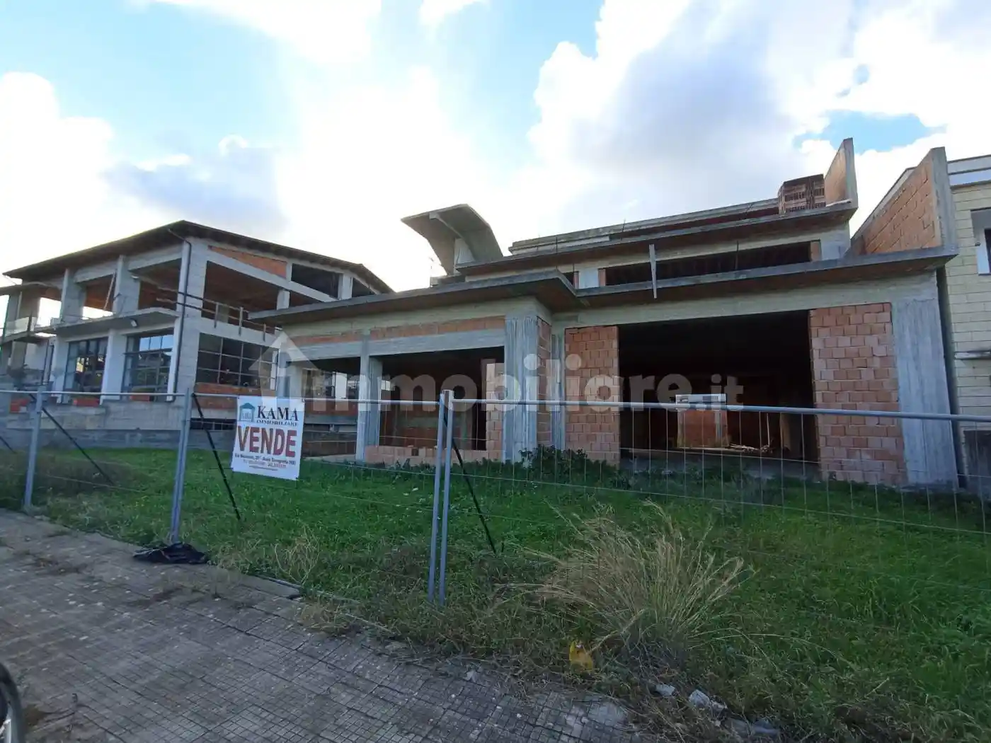 Palazzo - Edificio in vendita a Torregrotta